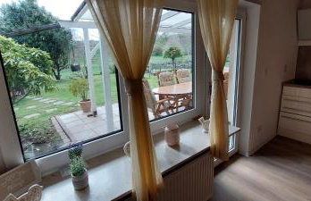 Tolle Untergeschoss-Wohnung für bis zu 5 Personen mit großem Garten und Terrasse - Photo 17