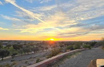 Casa Sunrise, Large Home, Minutes from Airport, YRMC, Mexico Borders - Foto 37