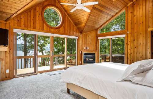 Lake house w/ indr pool and jacuzzi - Foto 22