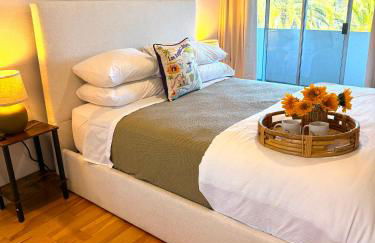 Echo Lake view condo - newly renovated - centrally located - Photo 16