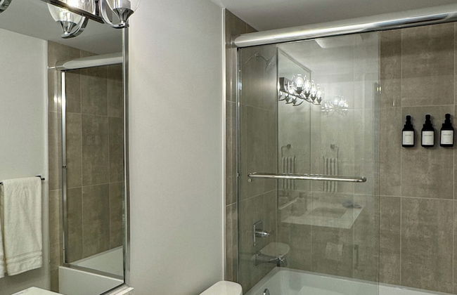 Levida Living - Cozy 2 Bedroom Suite at the Heart of Langley - Photo 15