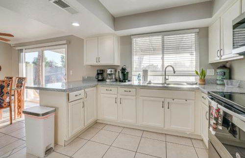 8 Mi to State Farm Stadium Glendale Home with Grill - Foto 8