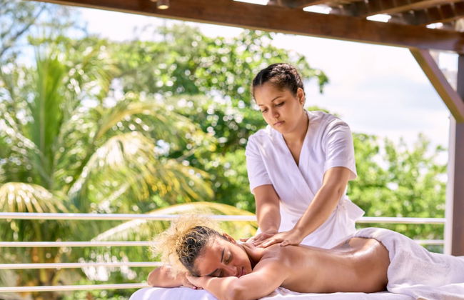 Bon Azur Beachfront Suites & Penthouses with LOV - Photo 52