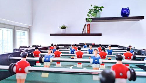 Großes modernes Loft mit Tischkicker, Billiard und Heimkino in Uni und Klinik Nähe - Foto 3, Game Room