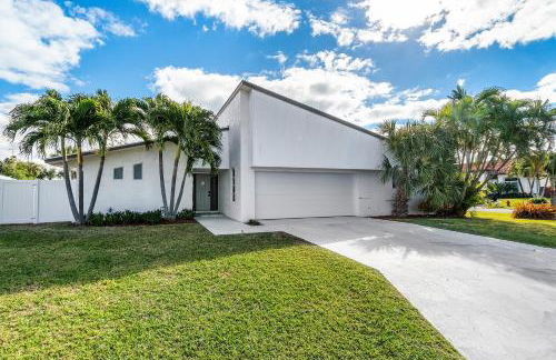 Beach Lux - Heated Pool with Infinity Spa, Cabana, BBQ, Golden Tee - Walk to Beach - by Maven Vacation Rentals - Foto 37