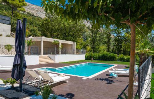 Villa Florinda with Pool and Prime Location near Split - Photo 18
