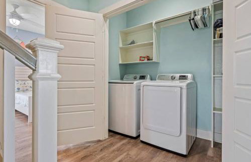 Steps to the Beach | Tiki Bar Fun | Epic Bay Views | Sleeps 8 - Foto 42