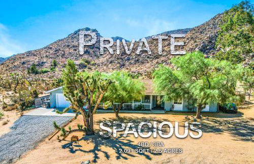 Epic Views, Huge House, Acres of J-Trees to explore, Hot Tub, Pool, AC, and Mini-Golf - Foto 73