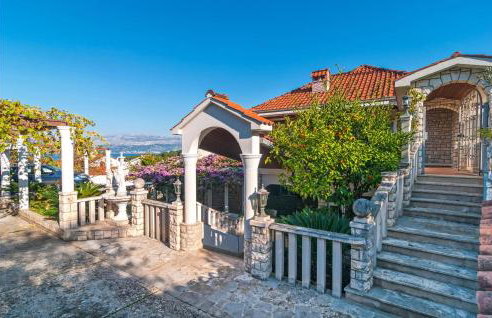 1 Bedroom Nice Apartment In Splitska - Photo 5