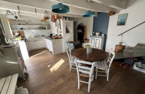 Unique Family House Steps from Port Miquel Beach - Foto 20