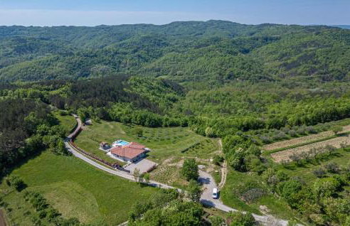 Stunning Home In Hum With Sauna - Photo 15