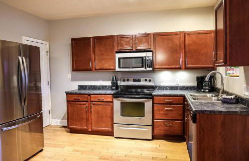 Family Retreat - Hot Tub - Fireplace - Tower Grove - Foto 12