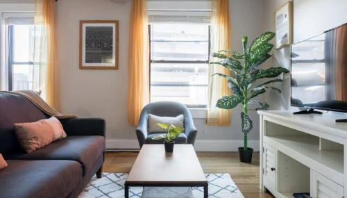 Charming Theater District 1Br - Photo 2