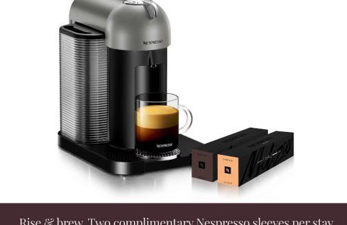 Contemporary Dallas 2BR Condo Patio & Pool - Photo 10