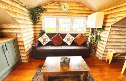 Squirrel Hideaway with Hot Tub in Formby, Liverpool - Foto 41