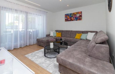 Gorgeous Home In Smokovic - Photo 21