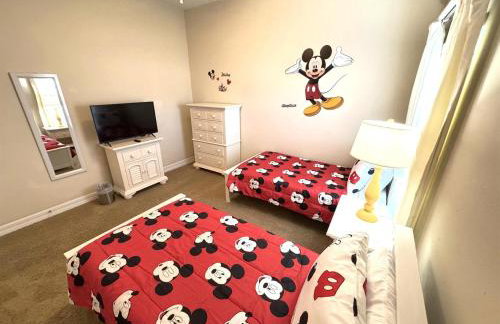 Spacious Family Escape 2 Masters Pool Hot Tub Pool Table & BBQ - 2 Miles Disney - Foto 14