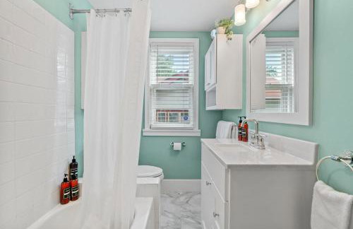 Lowry Parlour - Photo 21