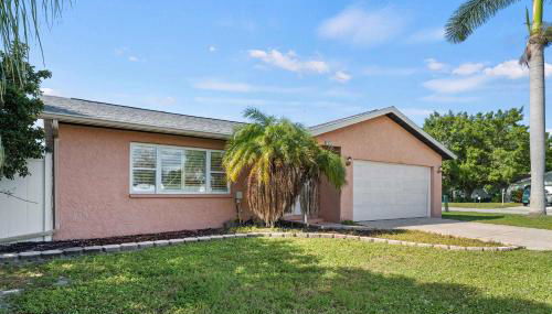 Gulf Coast Getaway Pool Mini Putt Fenced Yard - Foto 2