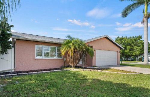 Gulf Coast Getaway Pool Mini Putt Fenced Yard - Foto 2