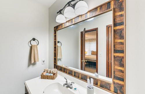 Williamstown Gem with Private Pool and Hot Tub! - Foto 17