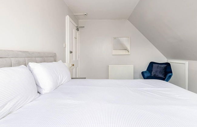 Stunning 5 Bedroom Large Apartment With Parking - Foto 16