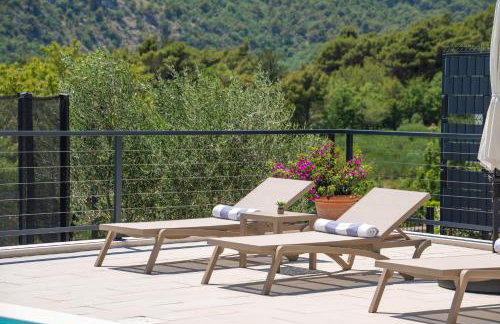 Villa Nacle with Heated Pool and Large Playground near Omis and Split - Photo 33