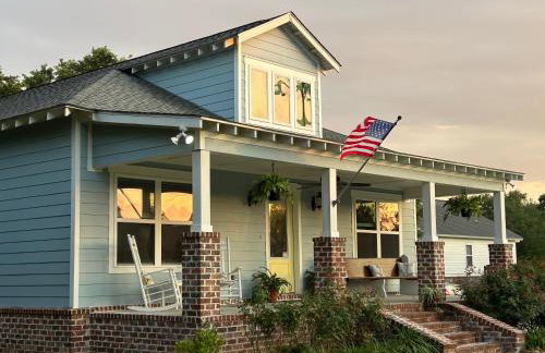 3 Bed, 2 and a half bath Gorgeous Coastal Home 1 block from beach! - Foto 2