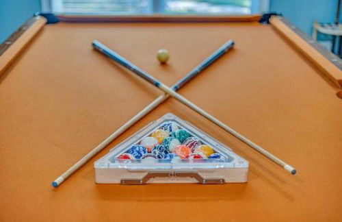 Modern Luxury with Pool Table 3BR-5BD Sleeps 10 - Foto 32