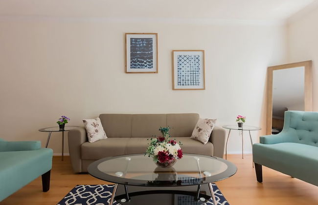 LAs Premier Apartments - Photo 55