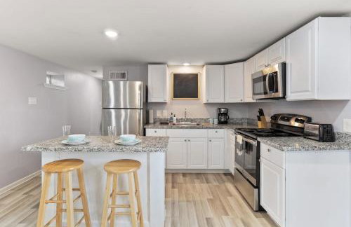 Skip to Saint Charles Local Art-Filled Hideaway - Foto 8