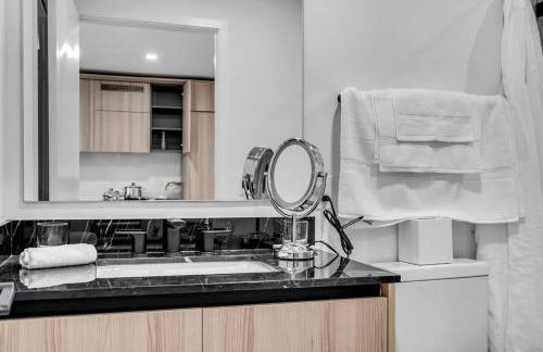 Modern Downtown Condo with Pool Gym BBQ Game Room CoWorking Spaces - Foto 26