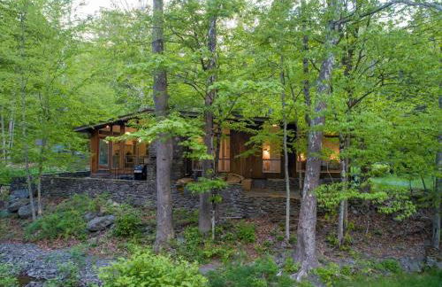 Private Cabin by River with Fireplace - Foto 1