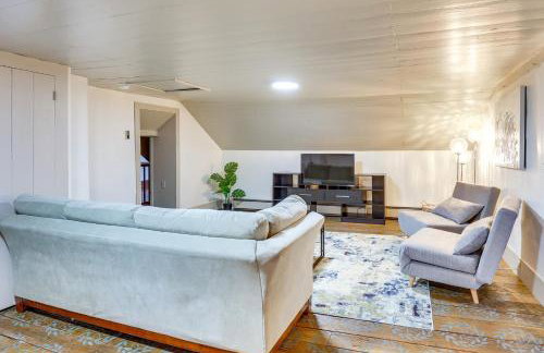 Timeless Winesburg Farmhouse with Deck - Foto 26