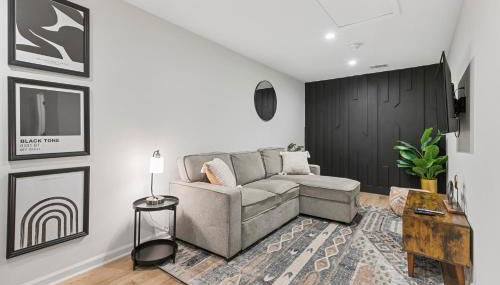 Chic 1BR Oasis Ideal Retreat near Six Flags - Foto 1