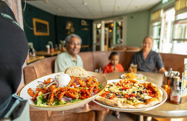 Thatched Holiday Home With two Bathrooms Near the Sea - Foto 14