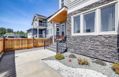 Sleek Ferndale Home with Ocean and Mountain Views! - Photo 26