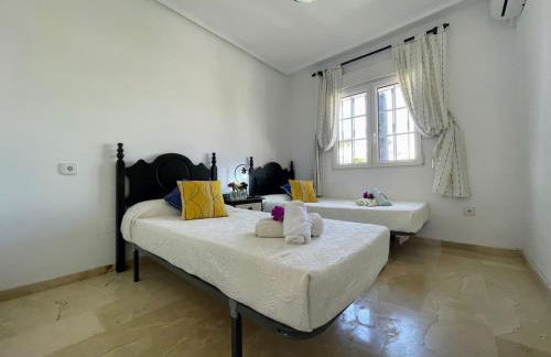 3 Bed Townhouse Overlooking Com Pool LD314 - Foto 15
