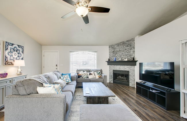 True Blue Family Home - Photo 11