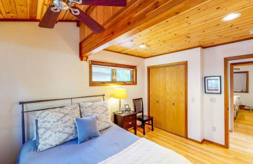 Hot Tub, Lake Views! All-Season Hinsdale Haven - Foto 21