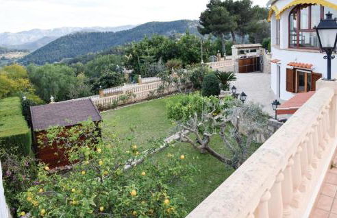 3 Bedroom Beautiful Home In Oliva - Photo 10