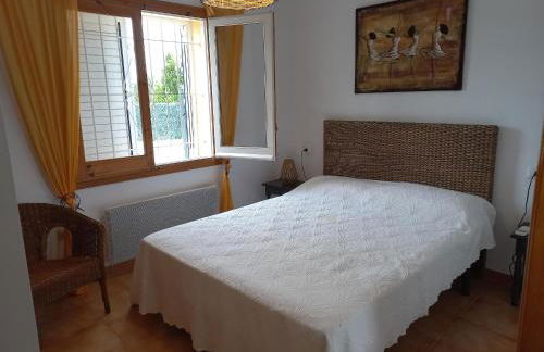 Casa con Piscina, A/A, BBQ, WiFi y Garaje en Sant Pere Pescador - ES-89-76 - Foto 10