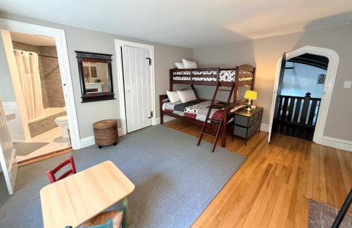 WOW New Spectacular Franconia Home - history - views - fire pit - hot tub - pool - grandeur - MUST SEE - Foto 71