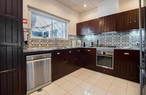 Traditional 3 bedroom villa with great pool in the heart of Vale do Lobo - Photo 30