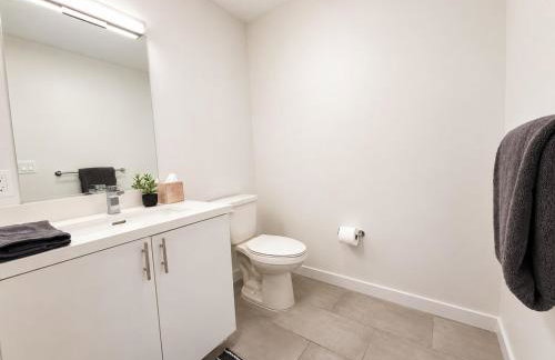 Designer 1 Bedroom Condo in Silver Lake - Photo 9