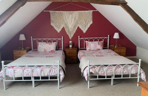 Brittany Countryside Retreat 3 Bedrooms Sleeps 6 Pet Friendly Heated Swimming Pool Free Wifi - Foto 10