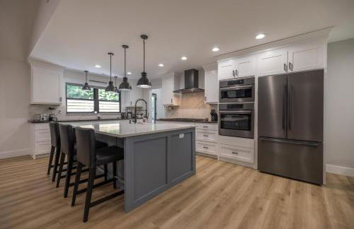 Mid-century Modern Impeccable Remodel with Hot Tub - Foto 26