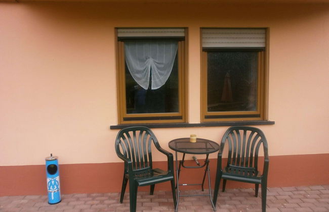 Modern Holiday Apartment With Large Garden Near the River Moselle - Photo 19