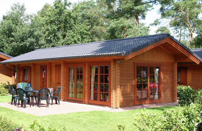 Wooden Chalet Located in the Achterhoek - Foto 1