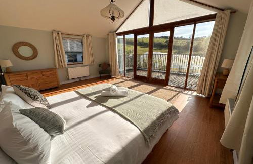 Little Tretheene - Photo 1